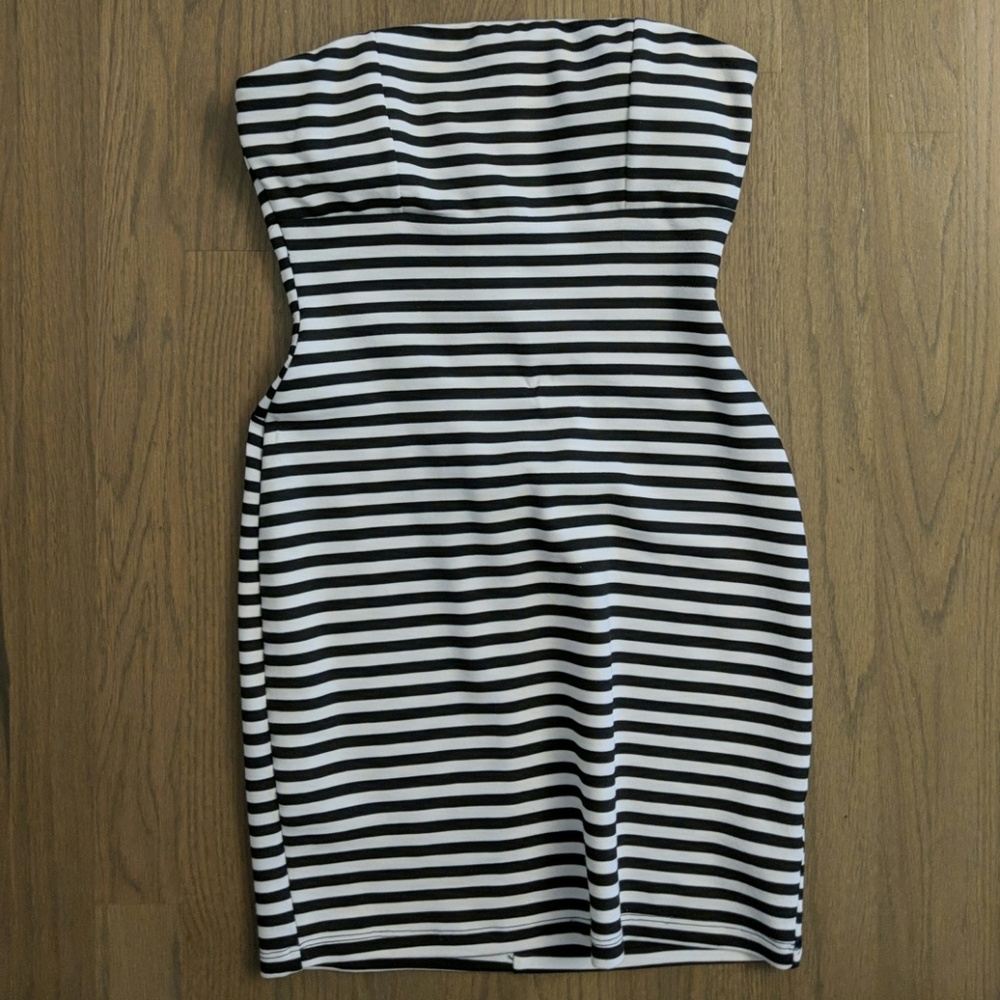 Strapless dress